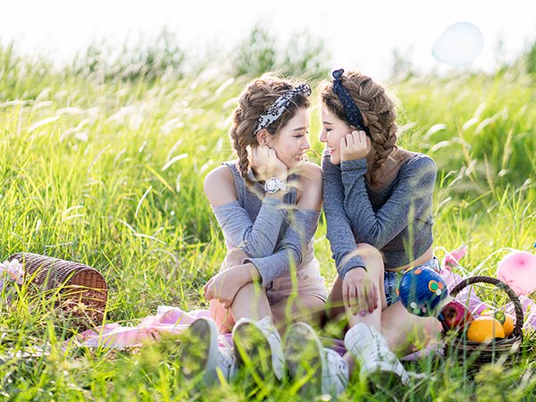 Giải mã giấc mơ thấy chị gái – Thông điệp và con số may mắn 8 Ý nghĩa giấc mơ thấy chị gái theo góc độ tâm linh và phong thủy
